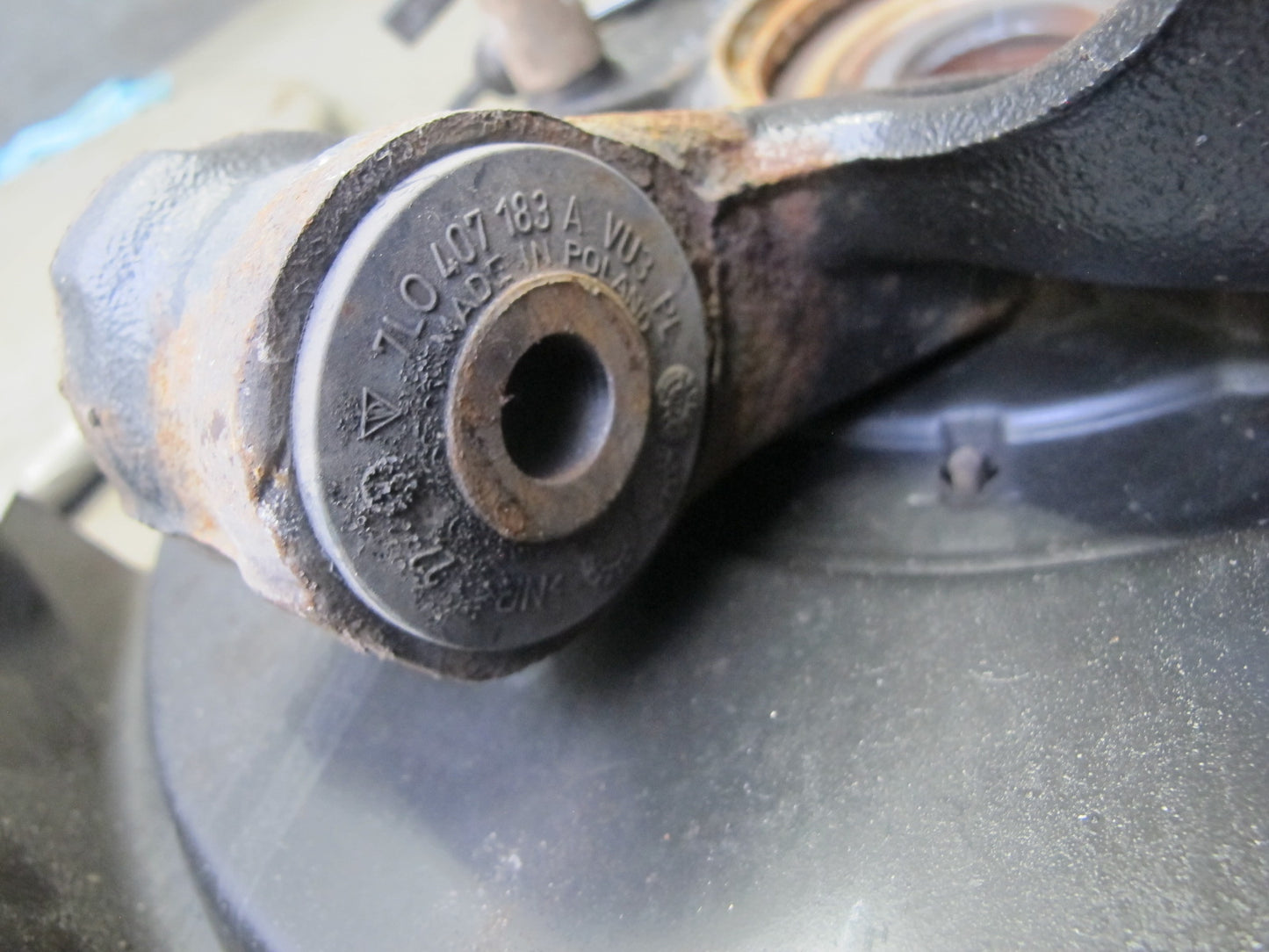 2008-2010 Porsche Cayenne 957 AWD Turbo Rear Right Spindle Knuckle Wheel Hub