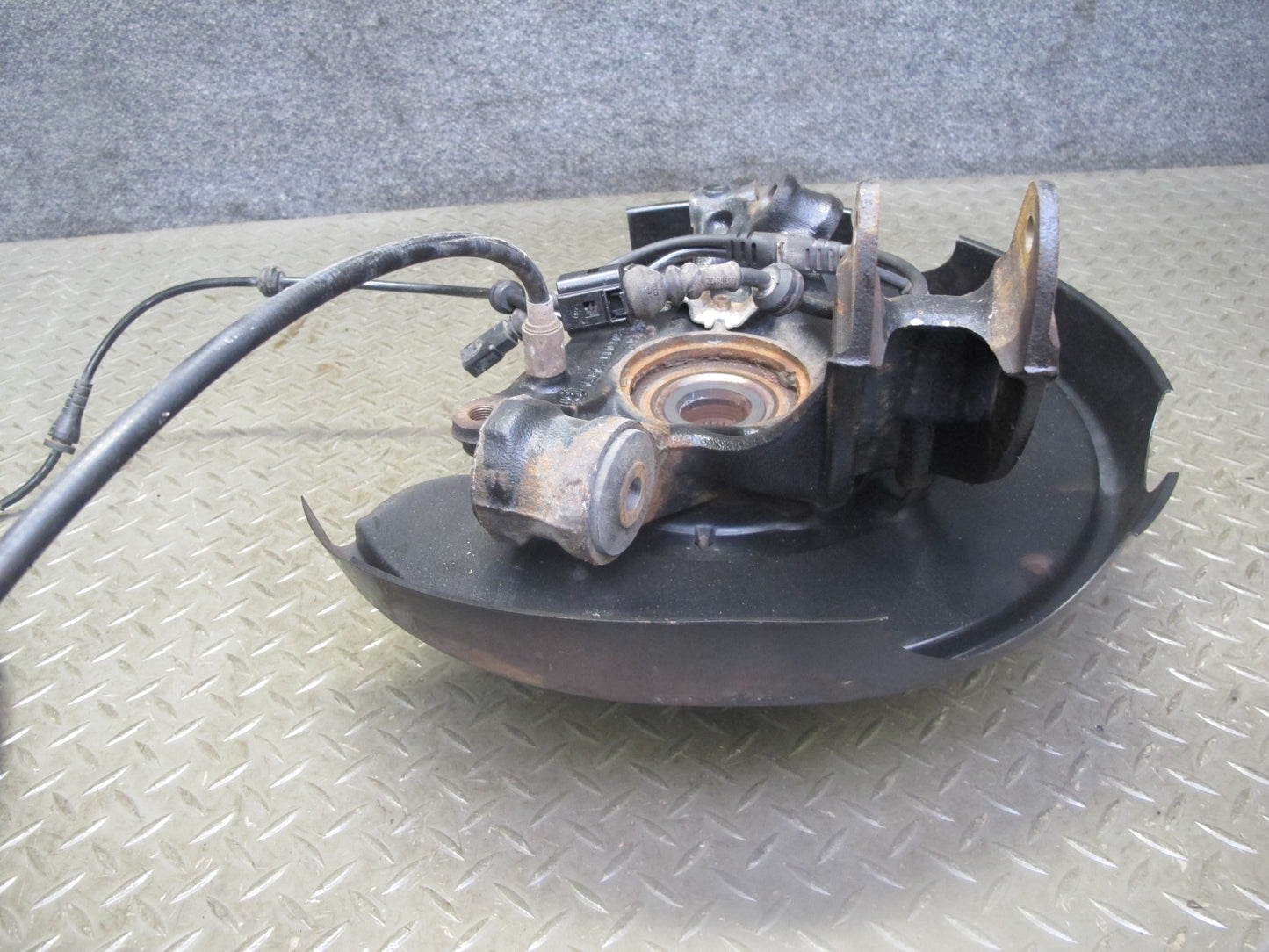 2008-2010 Porsche Cayenne 957 AWD Turbo Rear Right Spindle Knuckle Wheel Hub