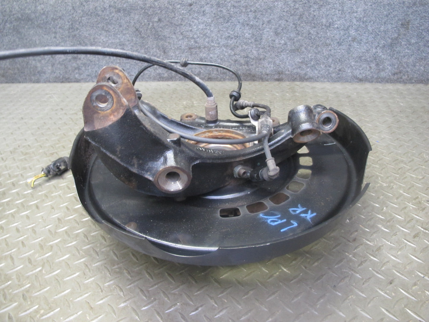 2008-2010 Porsche Cayenne 957 AWD Turbo Rear Right Spindle Knuckle Wheel Hub