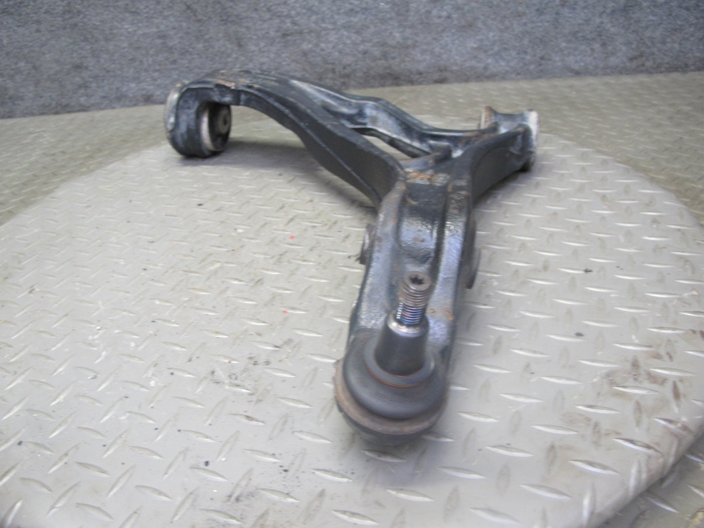 2008-2010 Porsche Cayenne 957 Front Left Suspension Lower Control Arm 7L0407153C