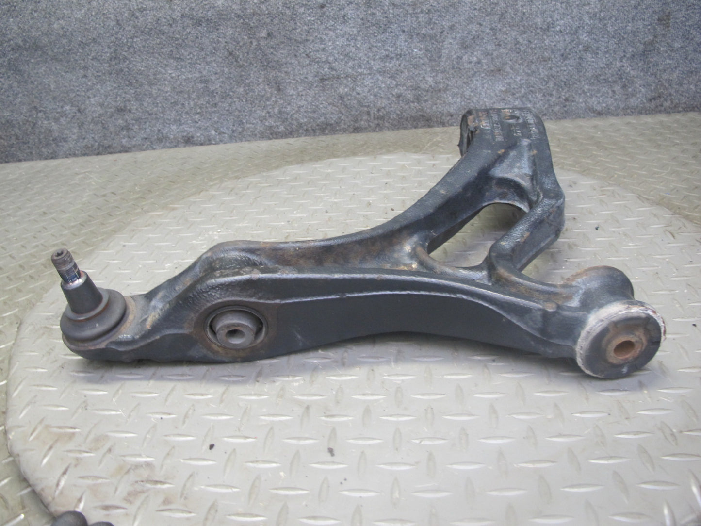 2008-2010 Porsche Cayenne 957 Front Left Suspension Lower Control Arm 7L0407153C