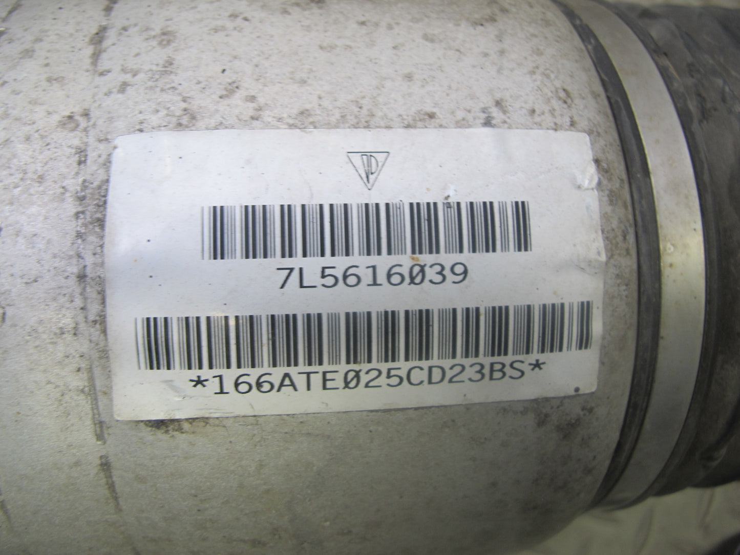 2008-2010 Porsche Cayenne 957 Front Left Air Spring Strut Shock Absorber