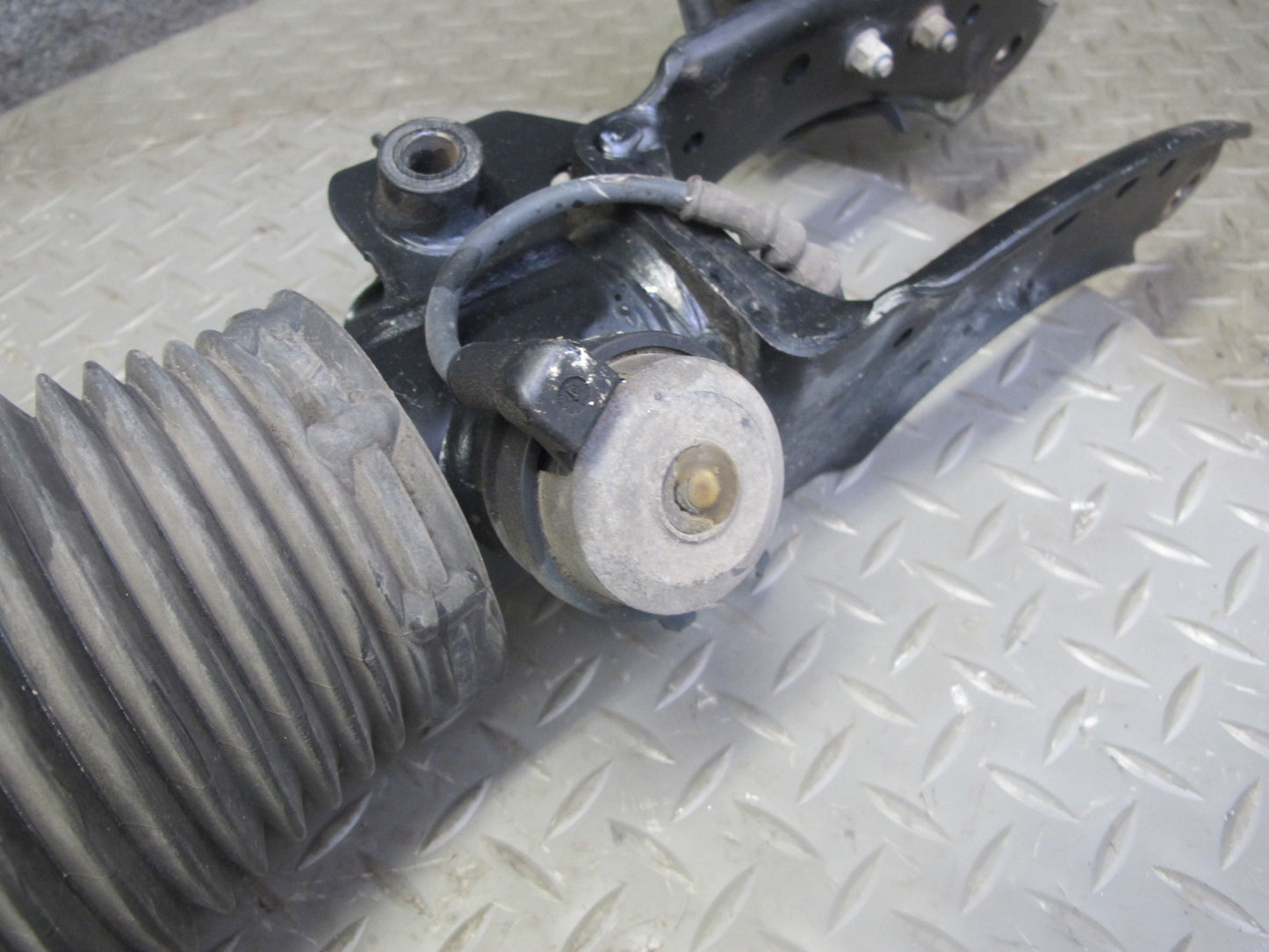 2008-2010 Porsche Cayenne 957 Front Left Air Spring Strut Shock Absorber