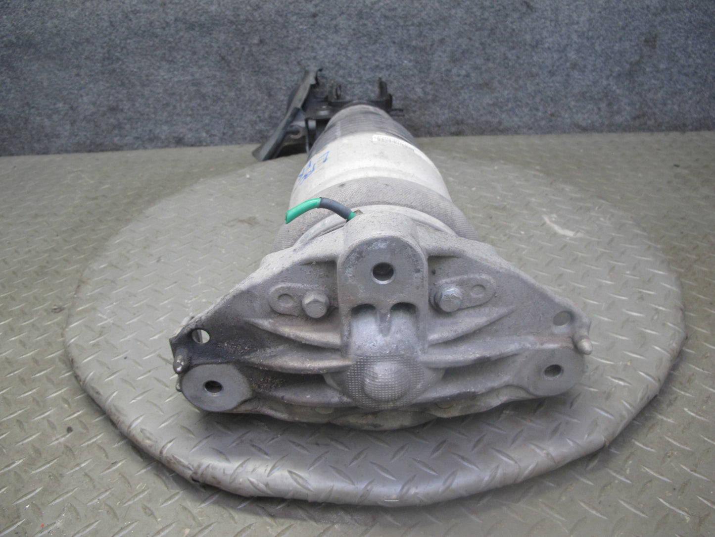 2008-2010 Porsche Cayenne 957 Front Right Air Spring Strut Shock Absorber