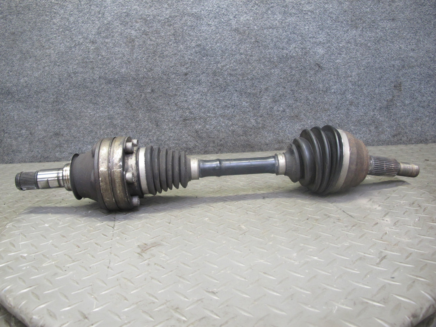 2008-2010 Porsche Cayenne 957 AWD Turbo Front Right Suspension Axle Shaft