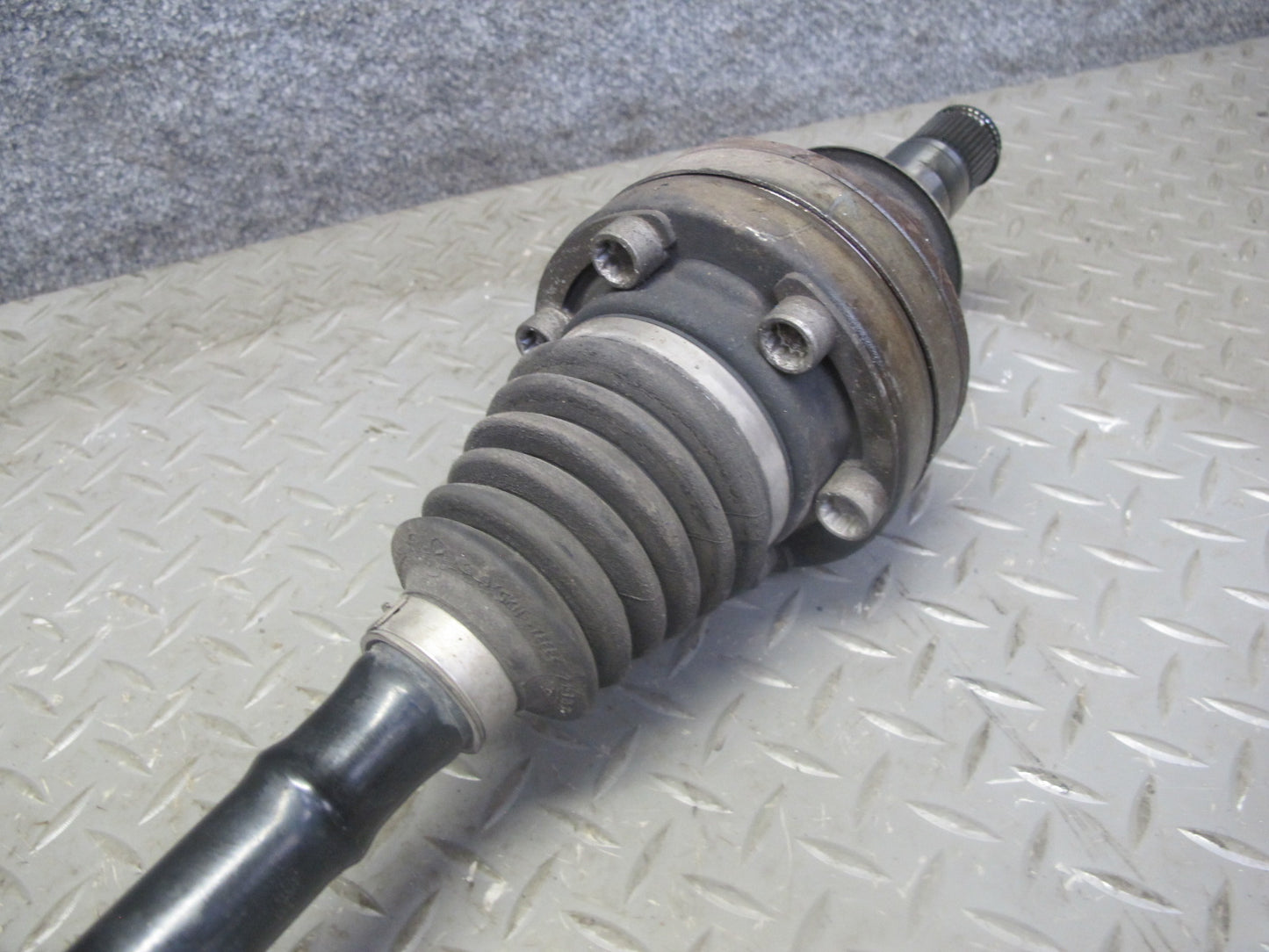 2008-2010 Porsche Cayenne 957 AWD Turbo Front Right Suspension Axle Shaft