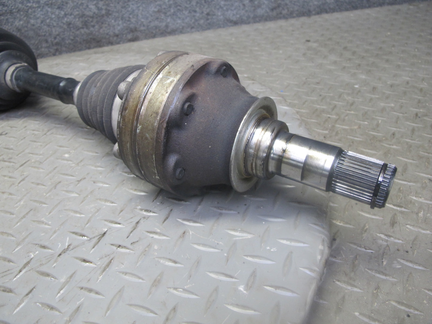 2008-2010 Porsche Cayenne 957 AWD Turbo Front Right Suspension Axle Shaft