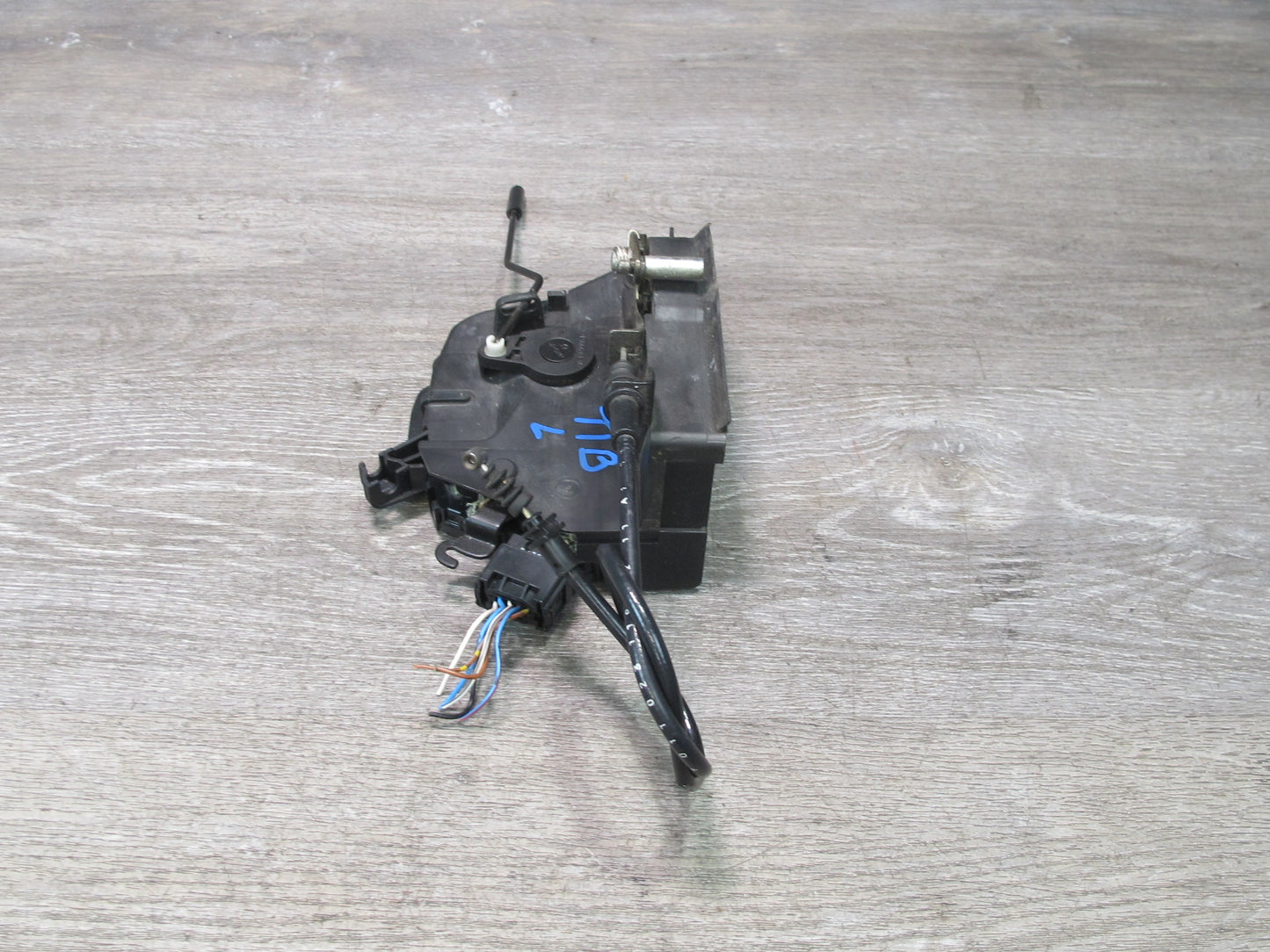 01-06 BMW E46 3-SERIES Coupe Convertible Left Door Lock Latch Actuator OEM