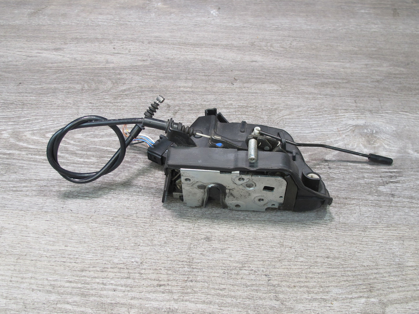 01-06 BMW E46 3-SERIES Coupe Convertible Left Door Lock Latch Actuator OEM