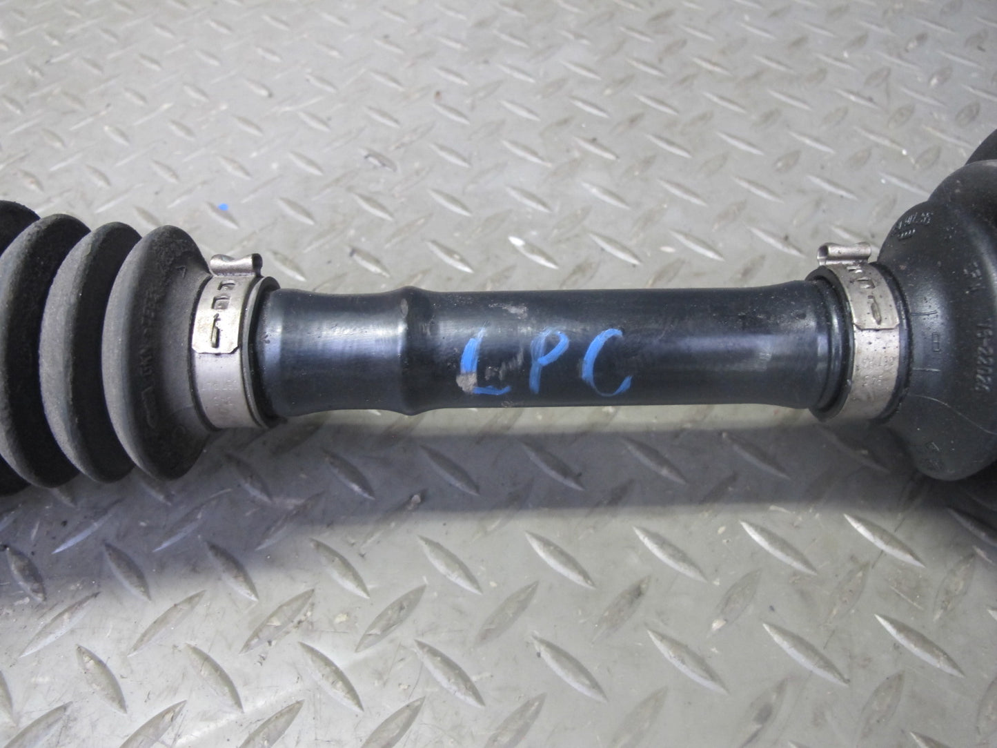 2008-2010 Porsche Cayenne 957 AWD Turbo Front Left Suspension Axle Shaft