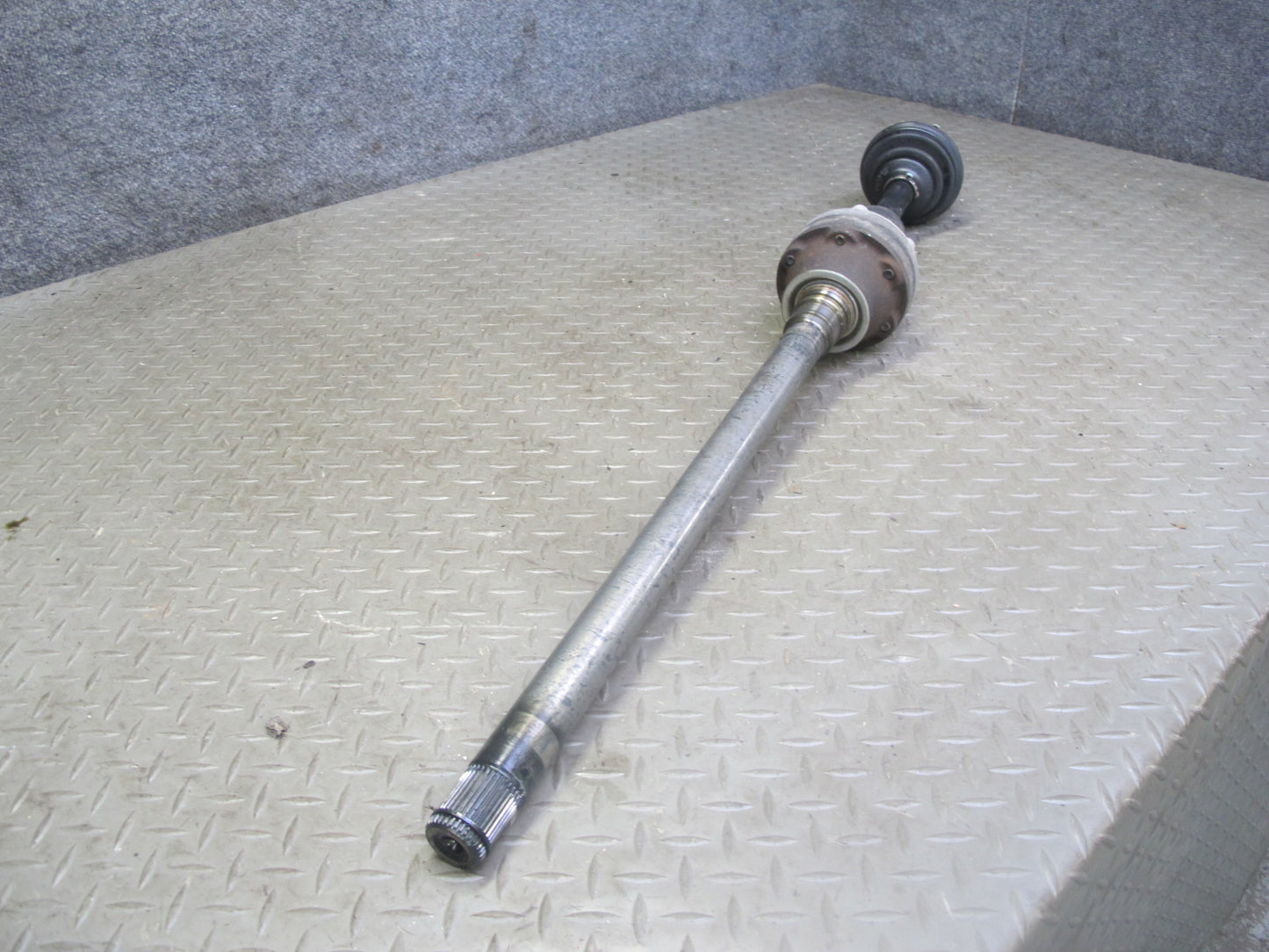 2008-2010 Porsche Cayenne 957 AWD Turbo Front Left Suspension Axle Shaft