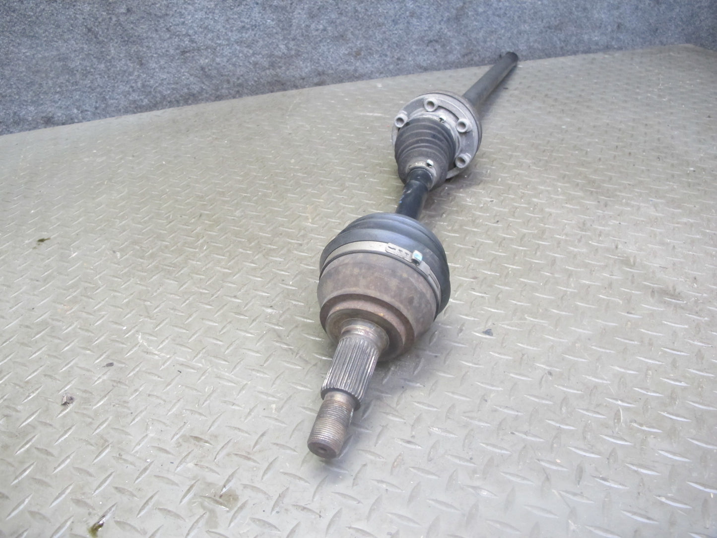 2008-2010 Porsche Cayenne 957 AWD Turbo Front Left Suspension Axle Shaft