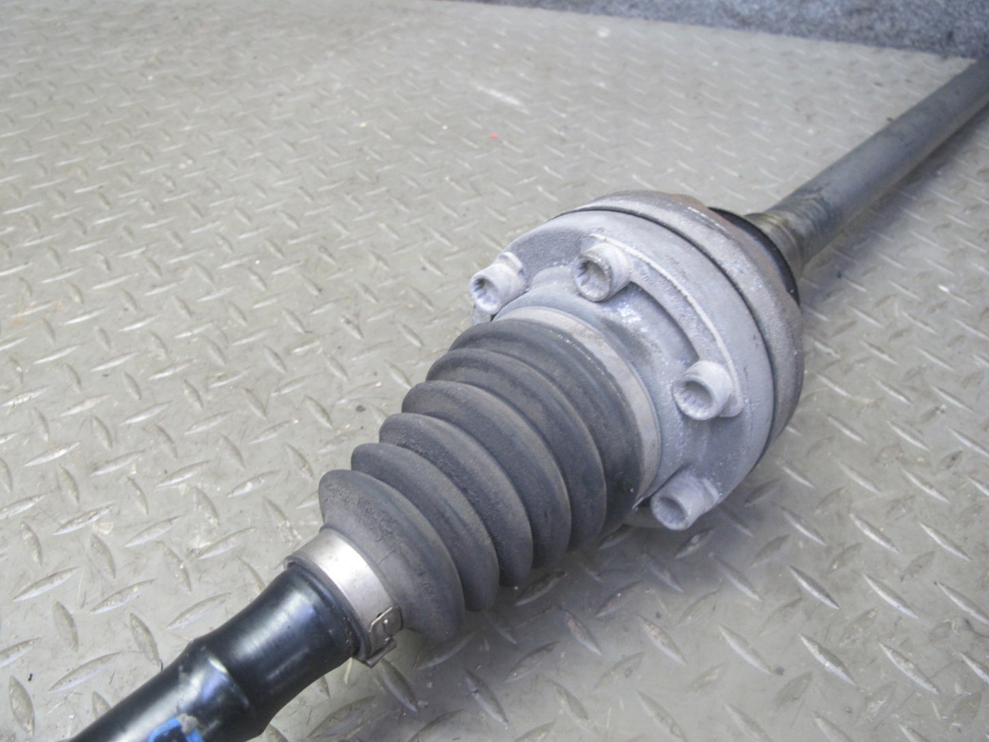2008-2010 Porsche Cayenne 957 AWD Turbo Front Left Suspension Axle Shaft