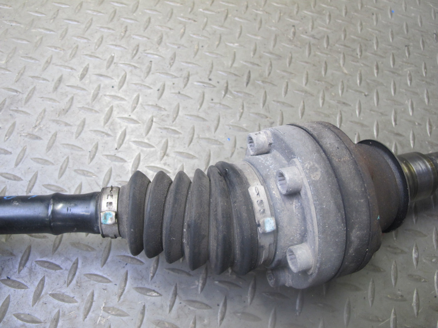 2008-2010 Porsche Cayenne 957 AWD Turbo Front Left Suspension Axle Shaft