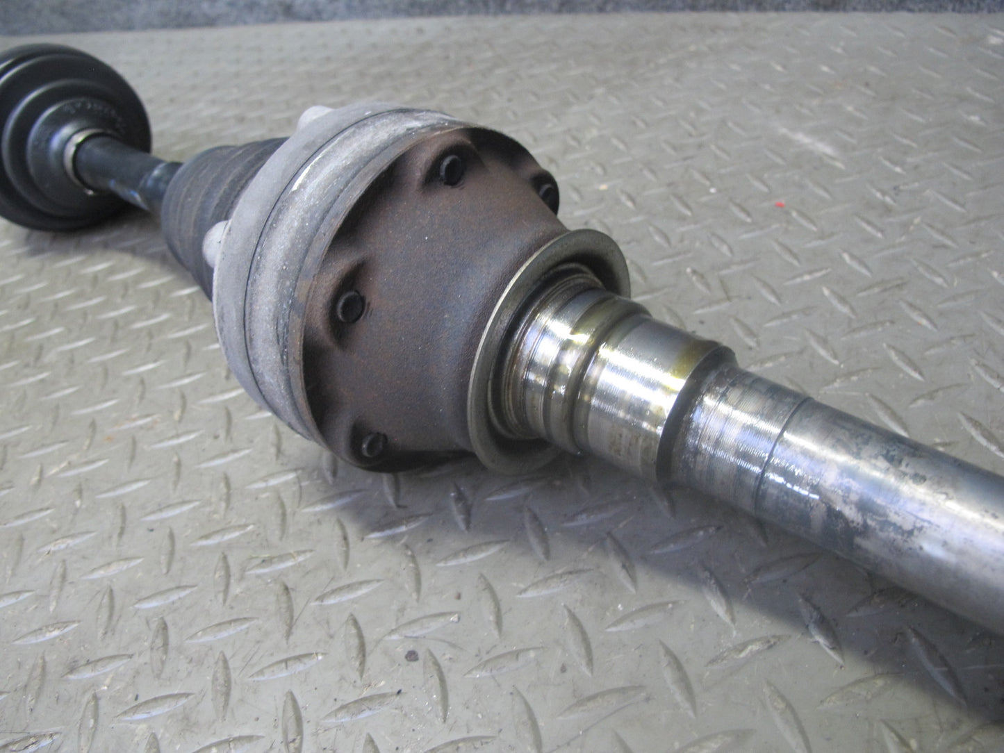 2008-2010 Porsche Cayenne 957 AWD Turbo Front Left Suspension Axle Shaft