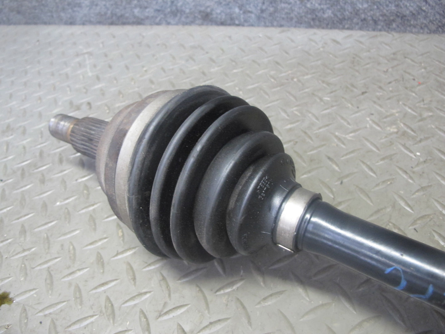 2008-2010 Porsche Cayenne 957 AWD Turbo Front Left Suspension Axle Shaft