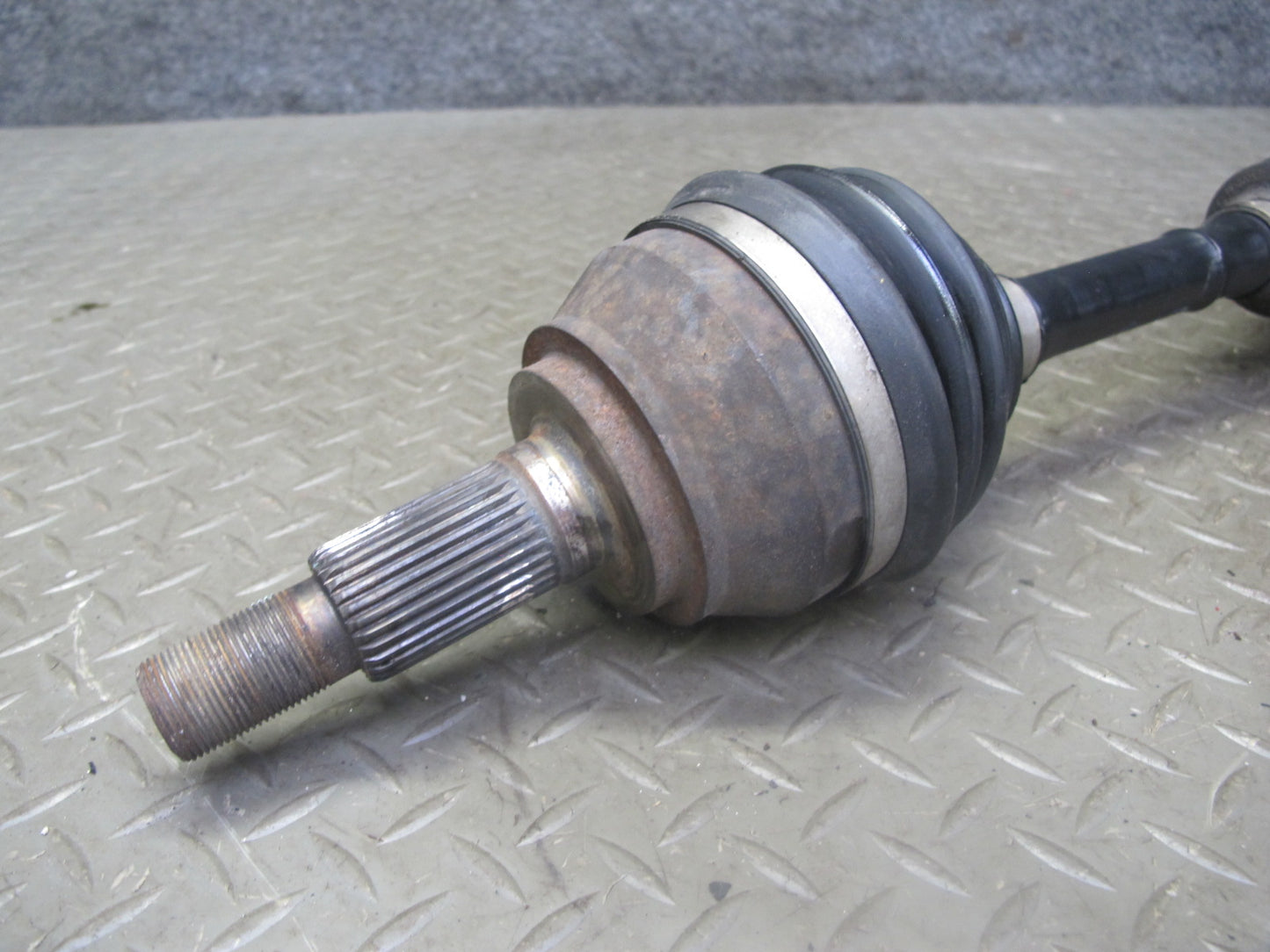 2008-2010 Porsche Cayenne 957 AWD Turbo Front Left Suspension Axle Shaft