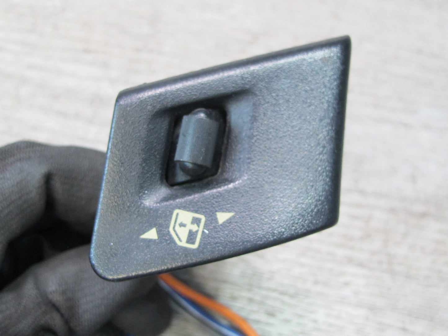 92-93 Chevrolet Corvette C4 Right Door Power Window Switch 10161835