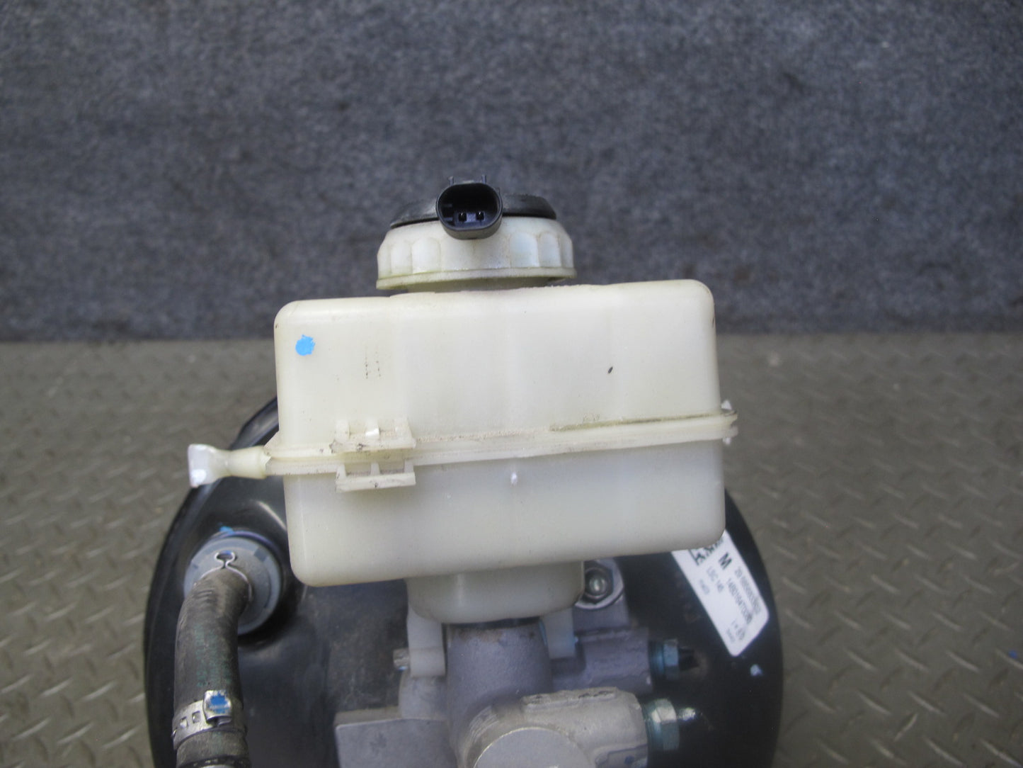 2014-2018 BMW F15 X5 Brake Master Cylinder Booster Fluid Reservoir Tank
