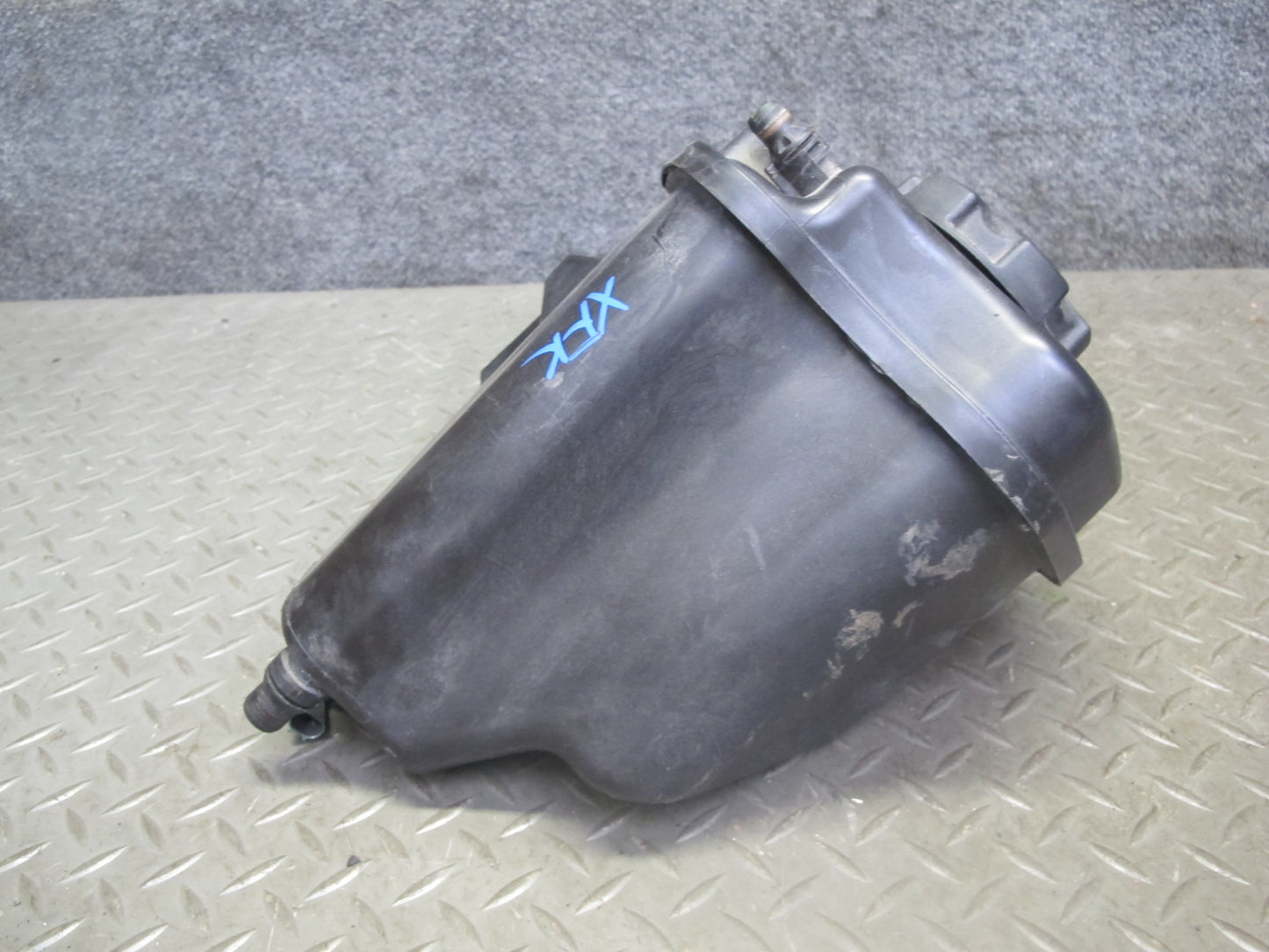 2014-2018 BMW F15 X5 Engine Coolant Expansion Overflow Reservoir Tank 7647290