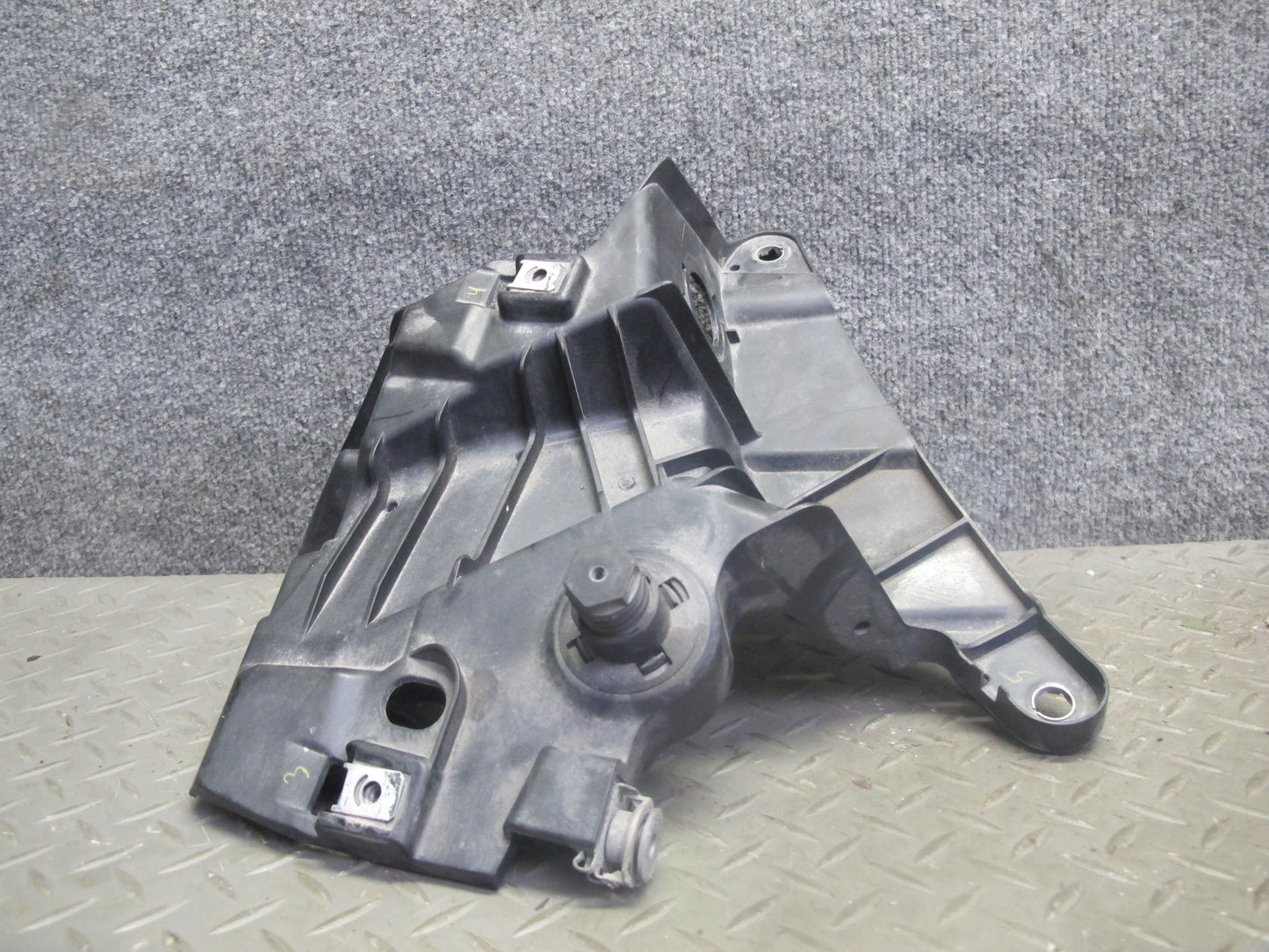 2014-2018 BMW F15 X5 Front Left & Right Fender Mount Bracket Support Set of 2