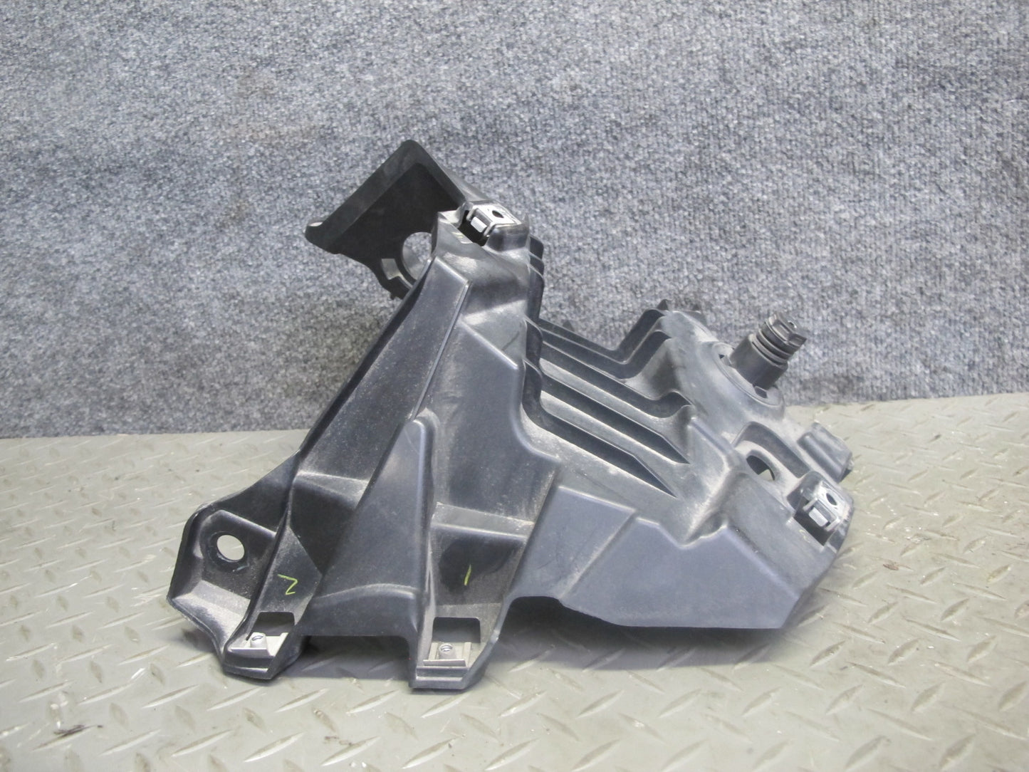 2014-2018 BMW F15 X5 Front Left & Right Fender Mount Bracket Support Set of 2