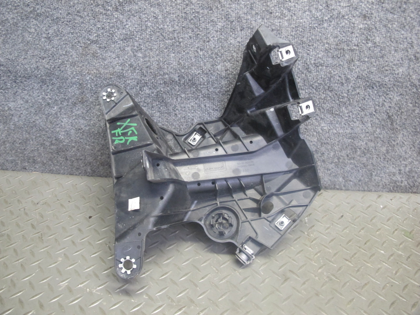 2014-2018 BMW F15 X5 Front Left & Right Fender Mount Bracket Support Set of 2