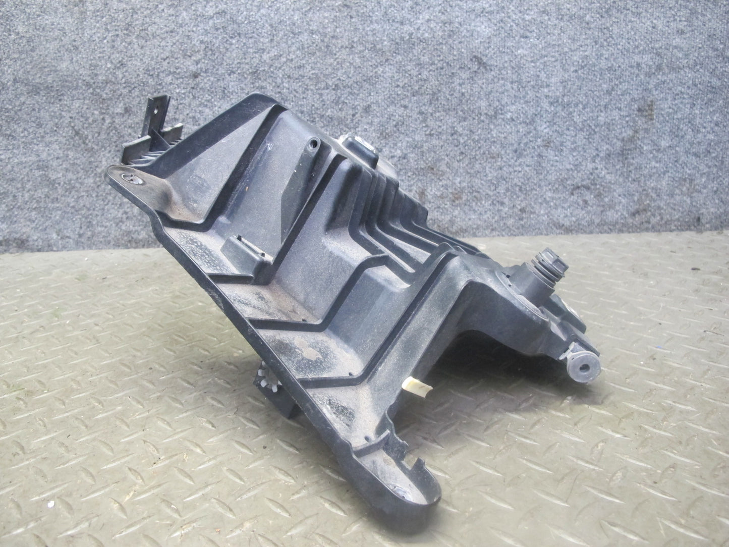 2014-2018 BMW F15 X5 Front Left & Right Fender Mount Bracket Support Set of 2