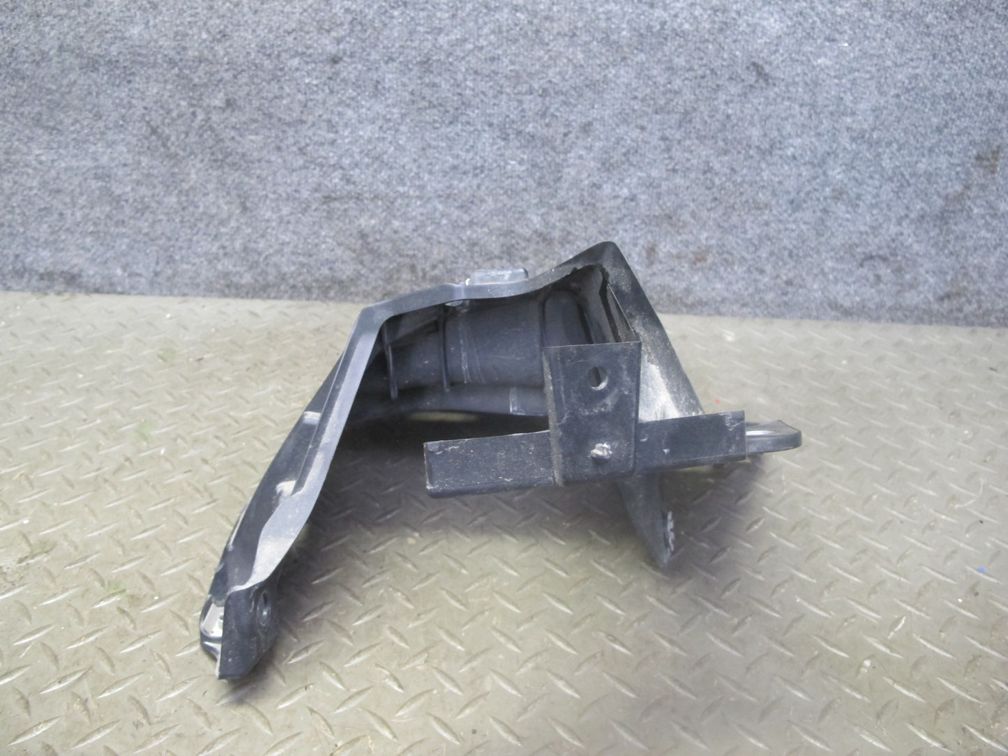 2014-2018 BMW F15 X5 Front Left & Right Fender Mount Bracket Support Set of 2