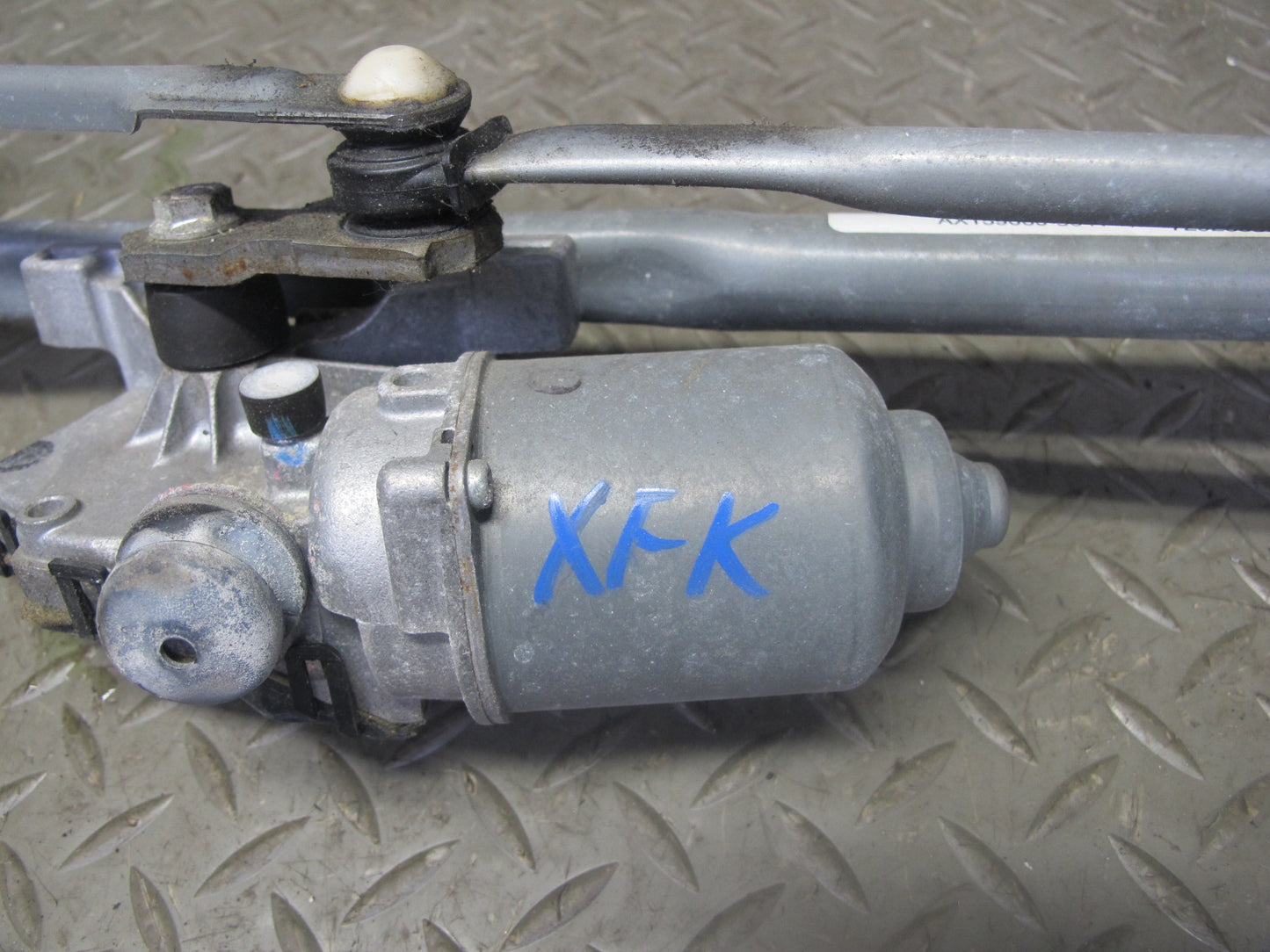 2014-2018 BMW F15 X5 Windshield Wiper Transmission Linkage w Motor 7292653