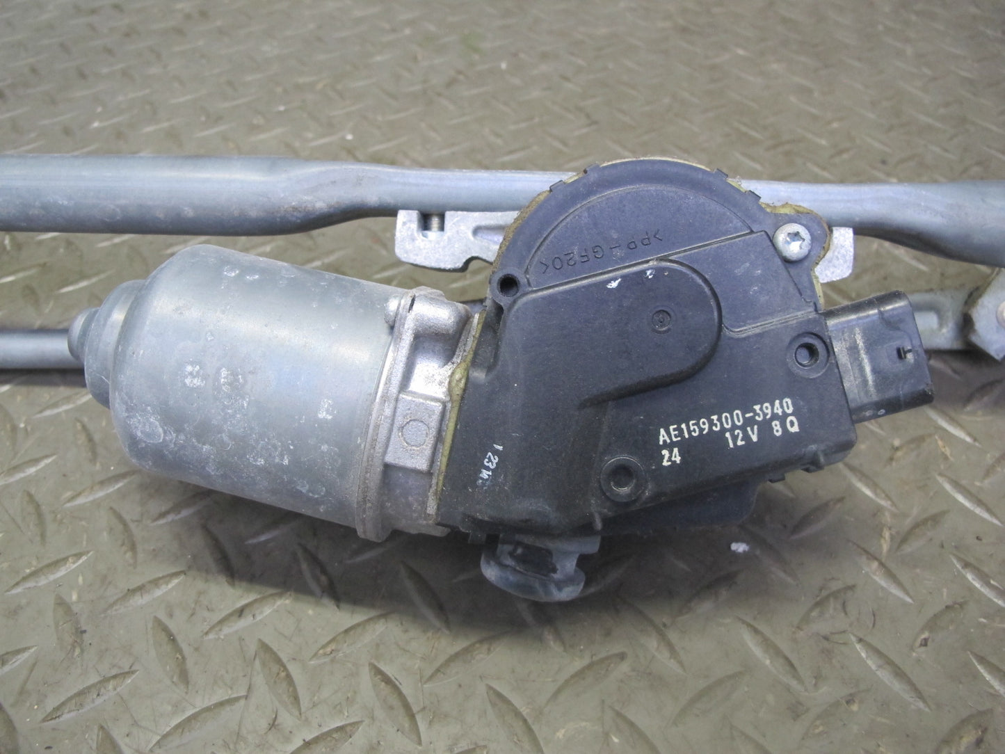 2014-2018 BMW F15 X5 Windshield Wiper Transmission Linkage w Motor 7292653