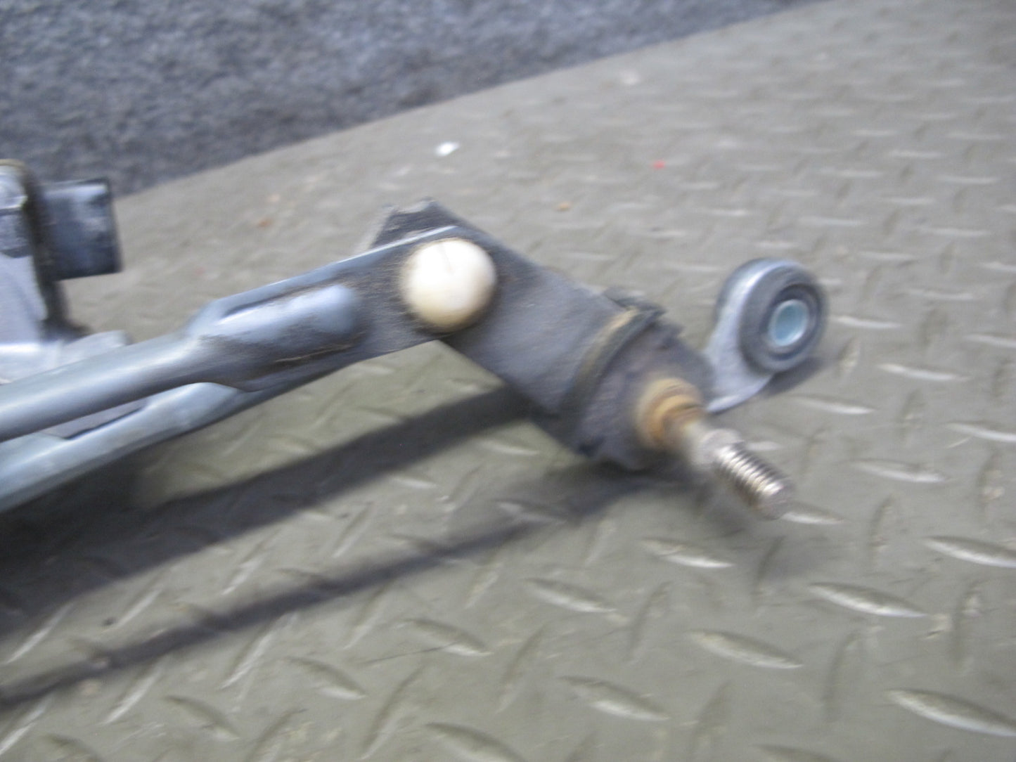 2014-2018 BMW F15 X5 Windshield Wiper Transmission Linkage w Motor 7292653
