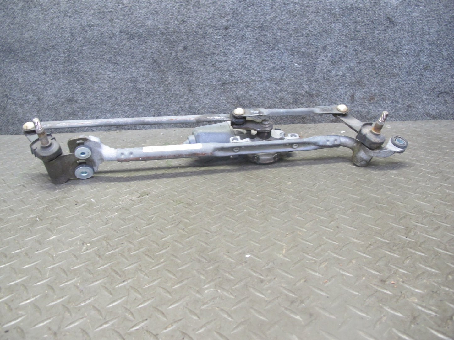 2014-2018 BMW F15 X5 Windshield Wiper Transmission Linkage w Motor 7292653