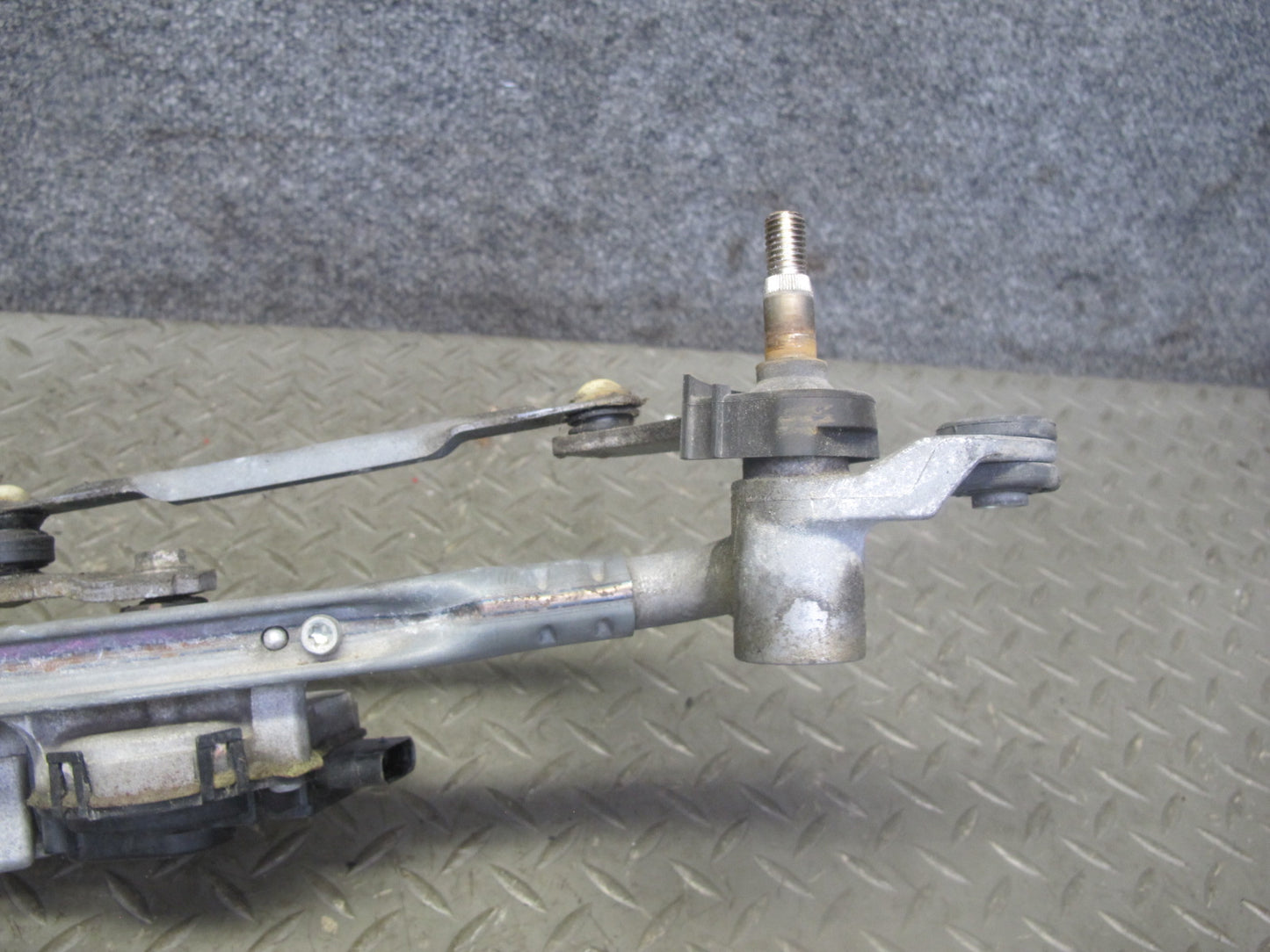 2014-2018 BMW F15 X5 Windshield Wiper Transmission Linkage w Motor 7292653