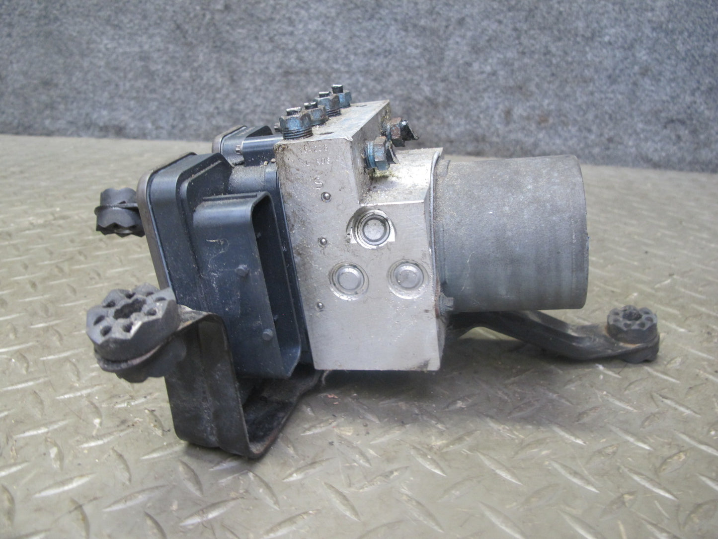 2014-2018 BMW F15 X5 Anti Lock Brake ABS Pump Module 6864781
