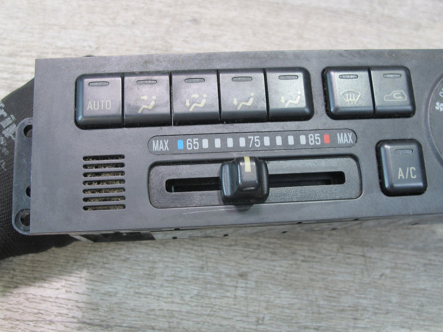00-01 Isuzu Vehicross A/C Heater Climate Control Switch Panel 8972471450 OEM