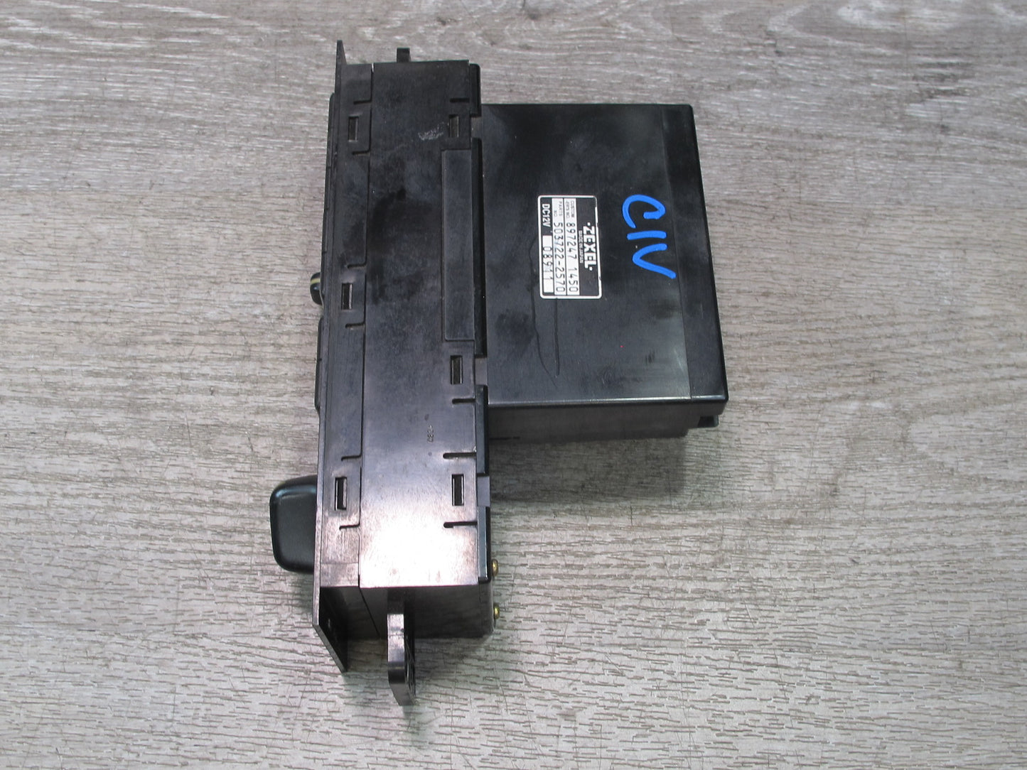 00-01 Isuzu Vehicross A/C Heater Climate Control Switch Panel 8972471450 OEM