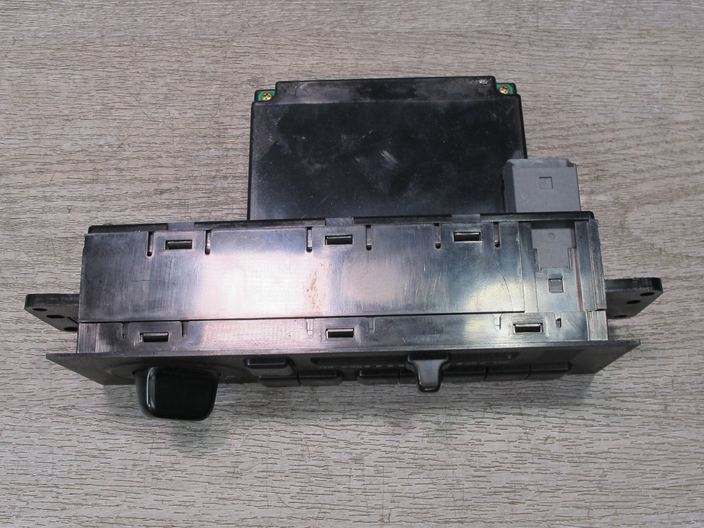 00-01 Isuzu Vehicross A/C Heater Climate Control Switch Panel 8972471450 OEM