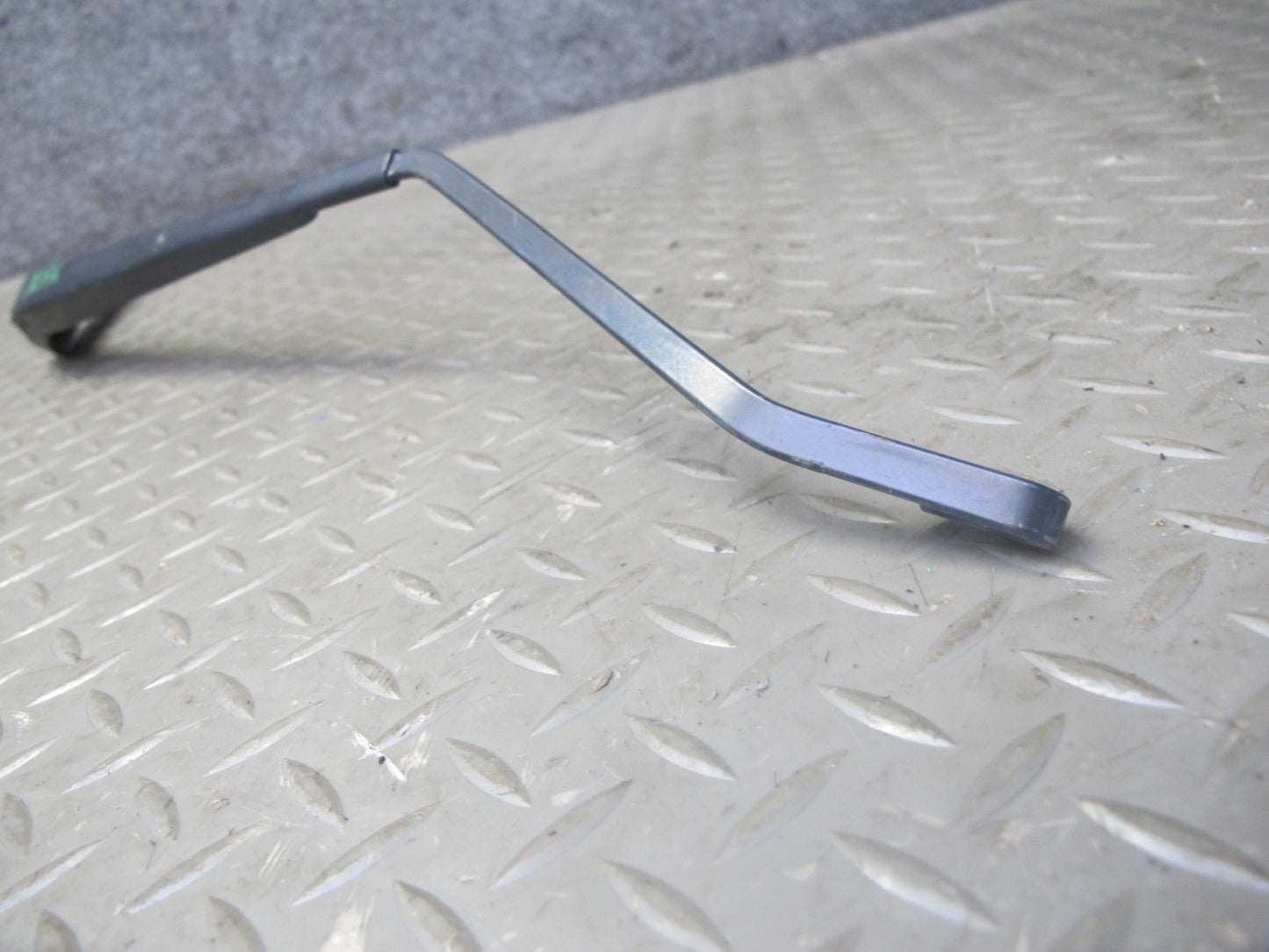 2014-2018 BMW F15 X5 Front Left & Right Windshield Wiper Arm Set of 2