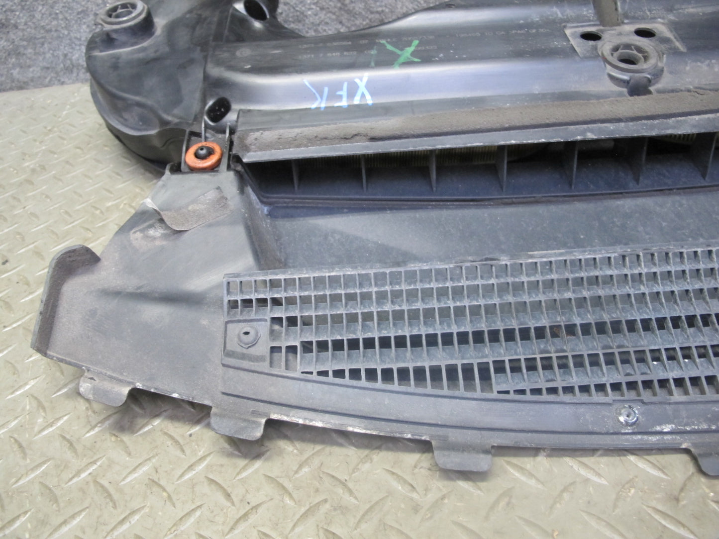 14-18 BMW F15 X5 AWD N63 Air Intake Muffler Cleaner Filter Box w MAF Sensors