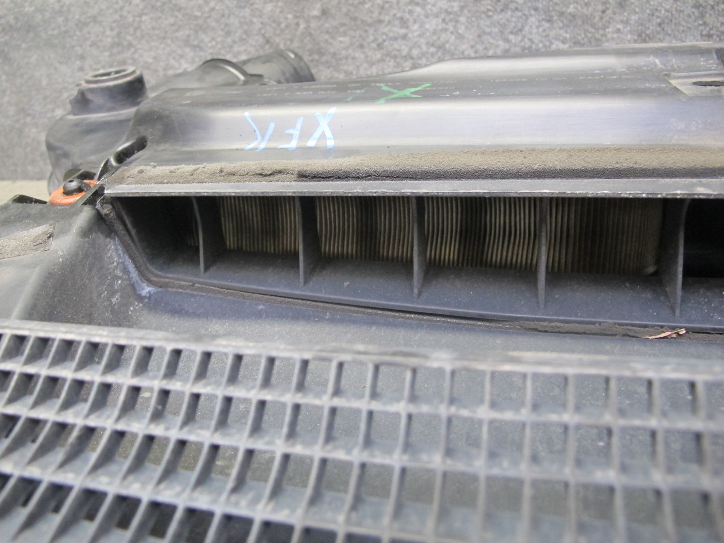14-18 BMW F15 X5 AWD N63 Air Intake Muffler Cleaner Filter Box w MAF Sensors