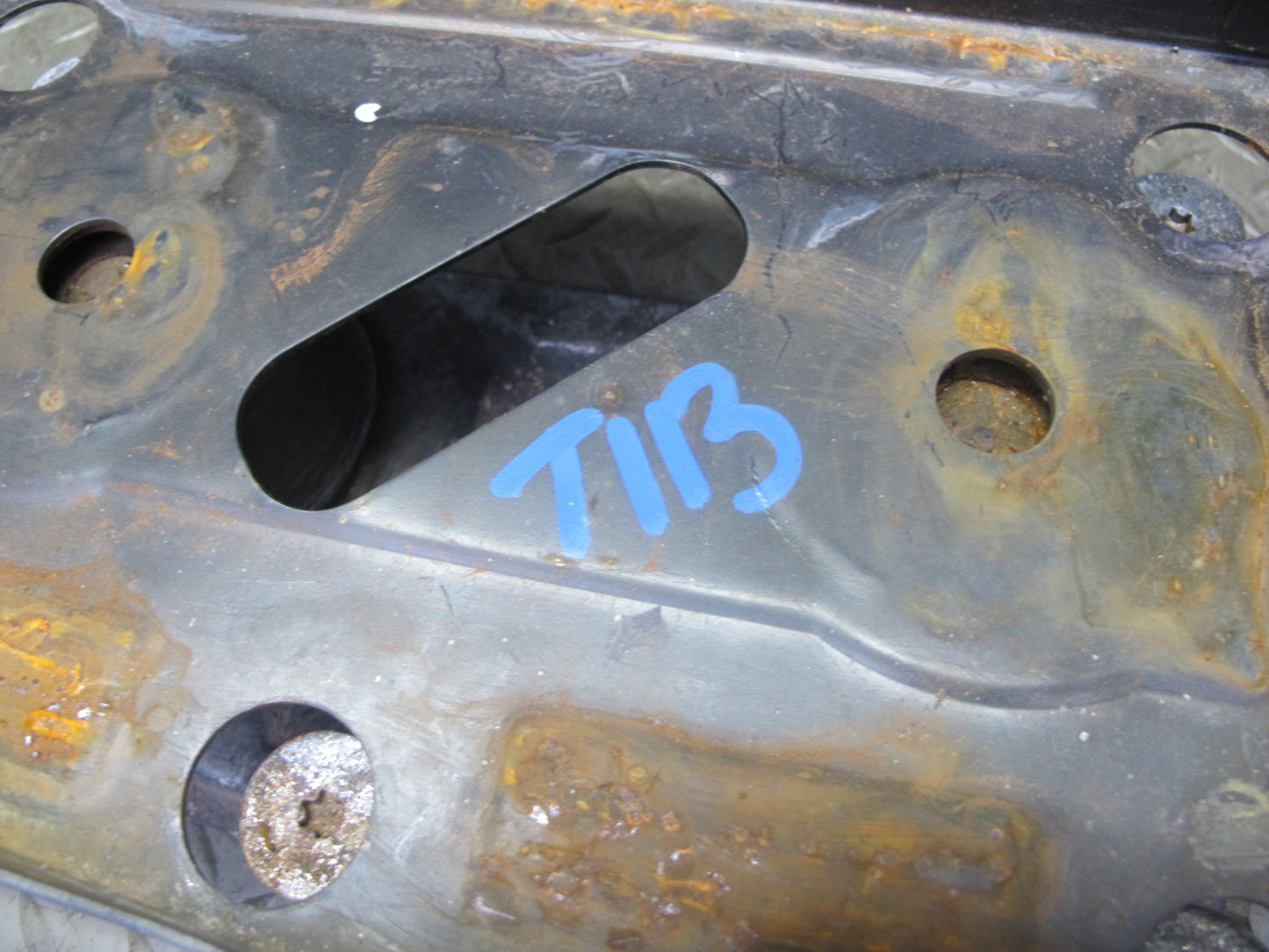 01-06 BMW E46 330ci Convertible Battery Tray Vibration Absorber Bracket Assy OEM