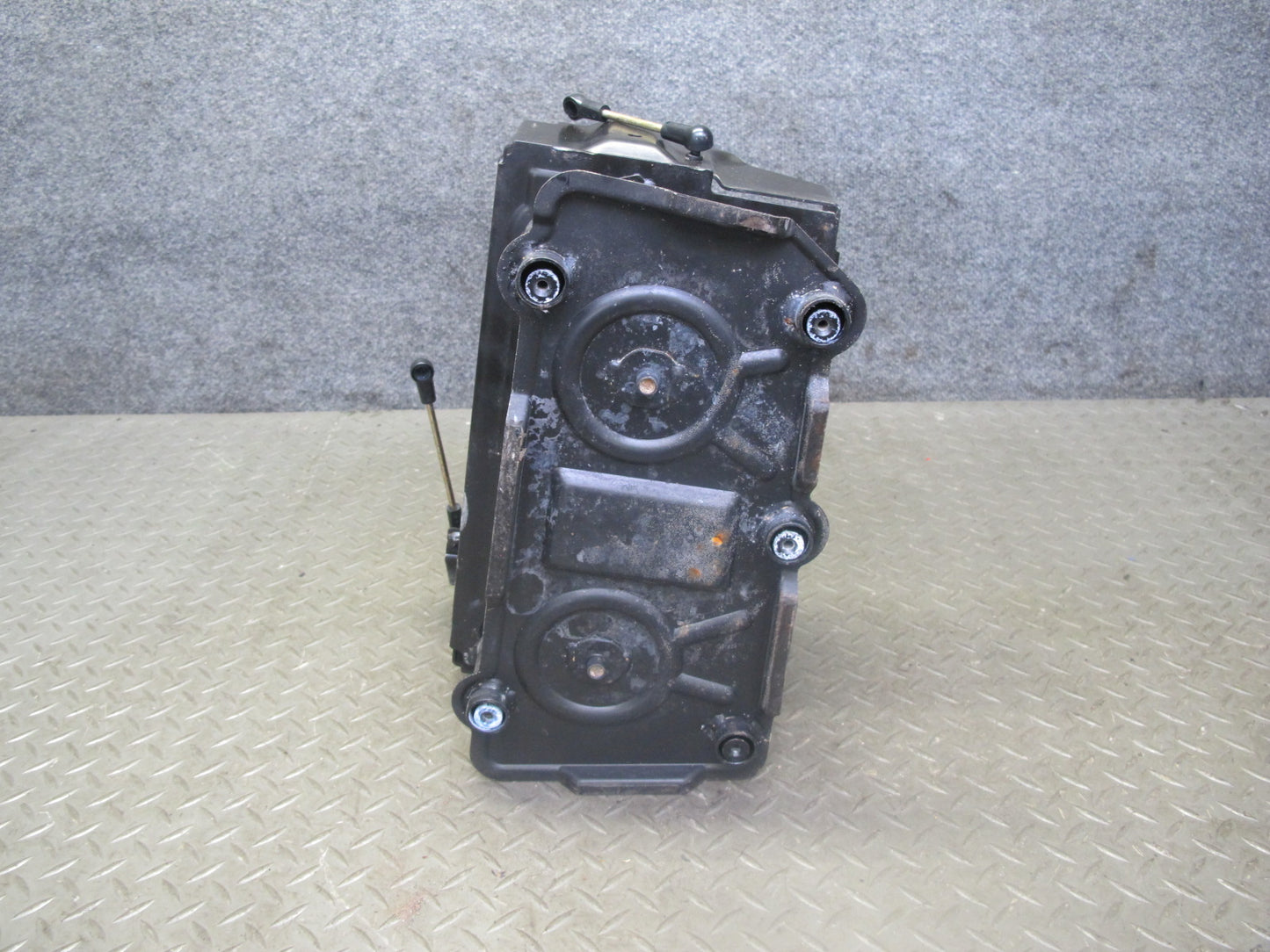 01-06 BMW E46 330ci Convertible Battery Tray Vibration Absorber Bracket Assy OEM