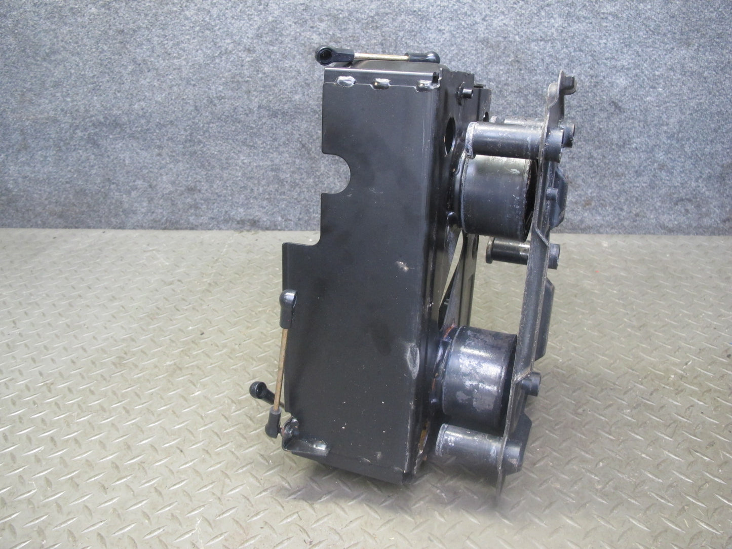 01-06 BMW E46 330ci Convertible Battery Tray Vibration Absorber Bracket Assy OEM