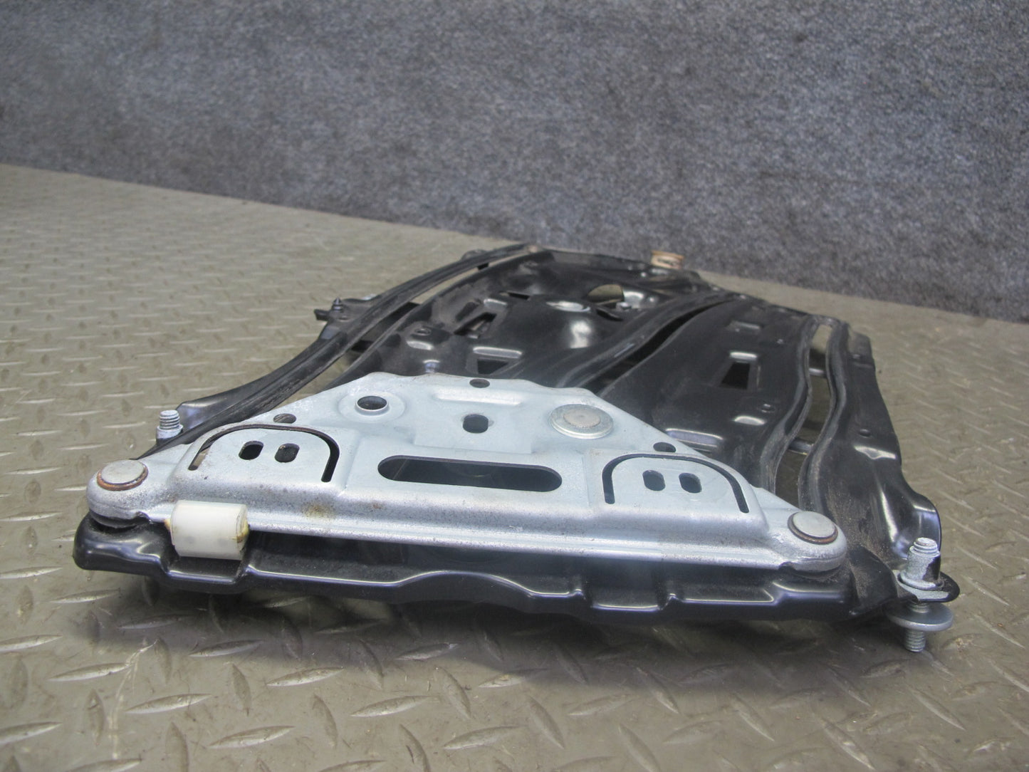 01-06 BMW E46 Convertible Rear Right Quarter Window Regulator w Motor OEM