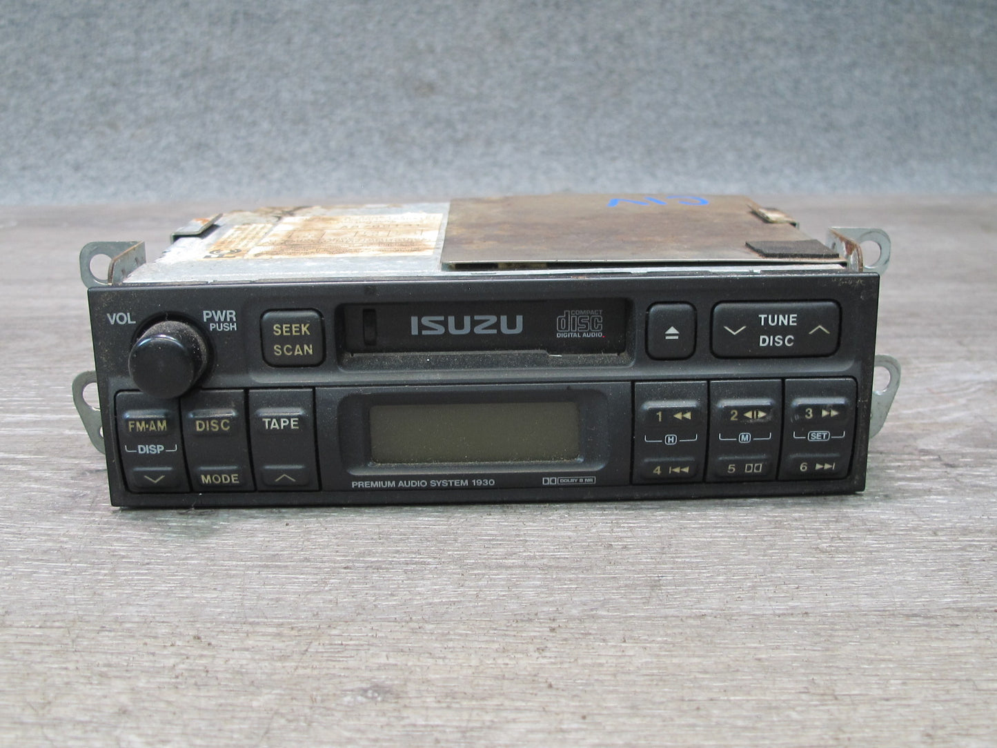 99-01 Isuzu Vehicross AM FM CD Cassette Audio Radio Stereo Head Unit 1930 OEM