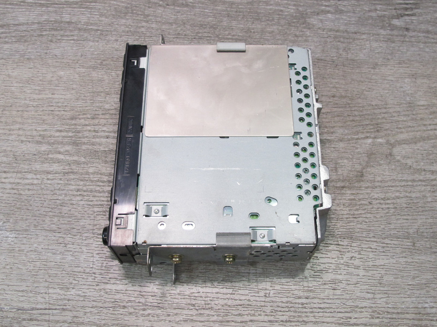 99-01 Isuzu Vehicross AM FM CD Cassette Audio Radio Stereo Head Unit 1930 OEM