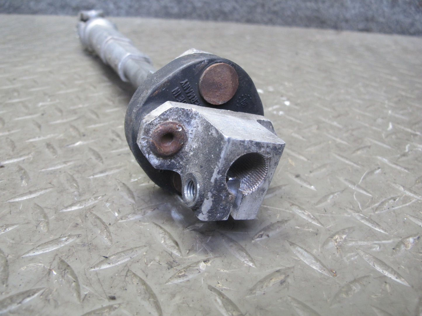 01-03 BMW E46 3-SERIES Lower Steering Column U Joint Linkage Shaft OEM