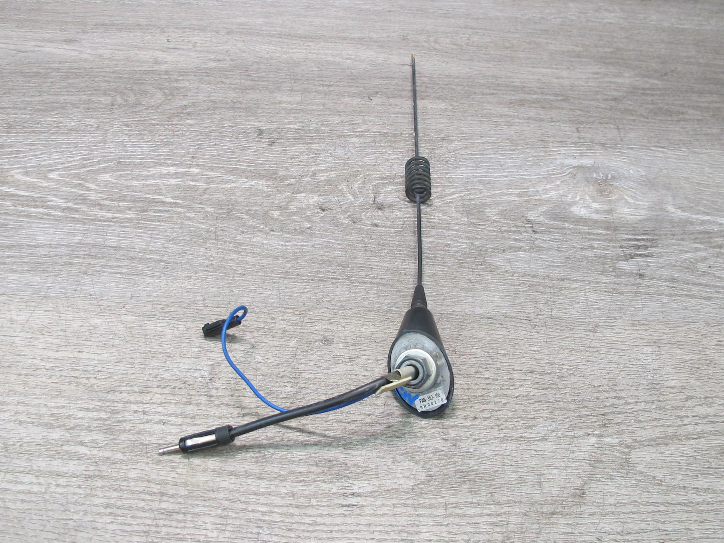99-01 Isuzu Vehicross Exterior Radio Roof Antenna OEM