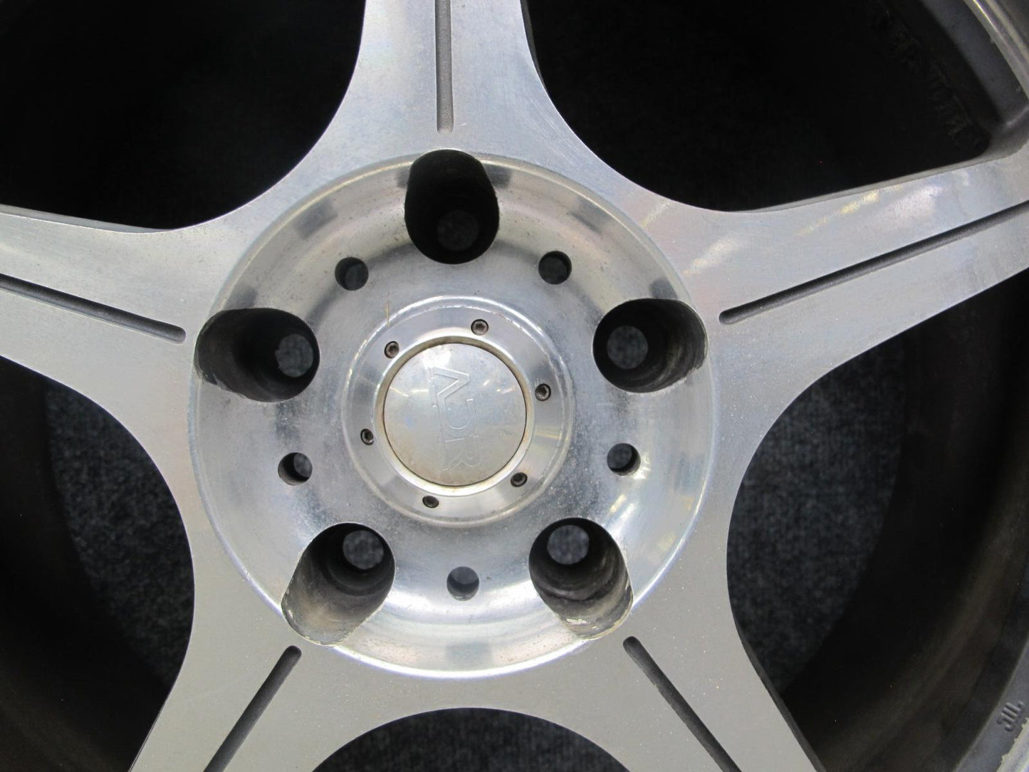 ADR Design 18" R18 Wheel Rim 18x7.5J ET40 5x120.65 w Center Cap